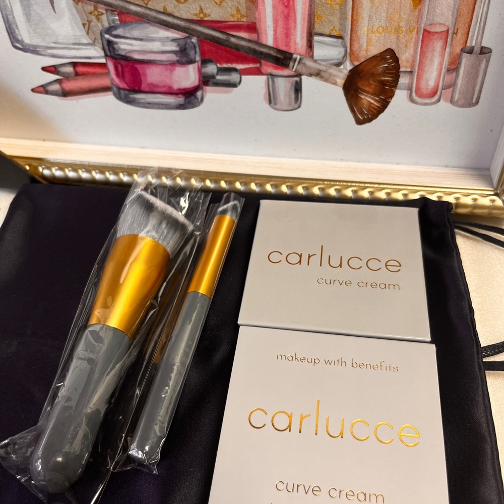 Bundle Deal Carlucce Makeup Set with Brush Carlucce Contour cream Keen Awaken